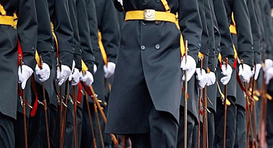 5 teğmen ve 3 disiplin amirine TSK'den ihraç kararı verdi