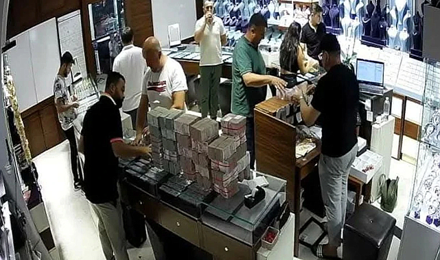 Antalya'da Yasa Dışı Para Transferi Operasyonu: 17 Şüpheli Gözaltında