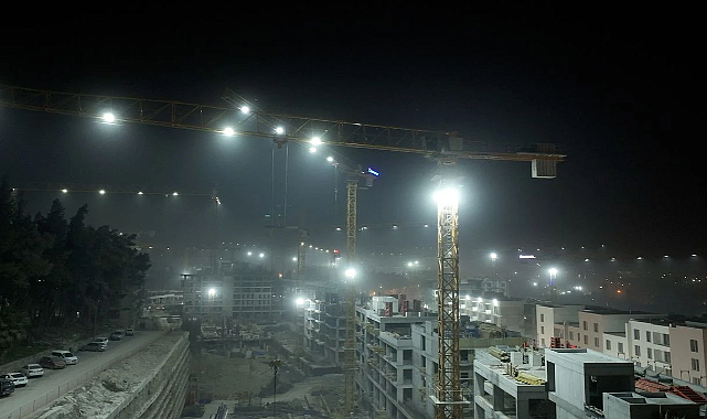 Deprem Bölgesinde Işıklar Hiç Sönmüyor