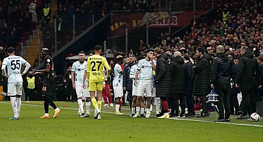 Adana Demirspor, Galatasaray Maçında Sahadan Çekildi 