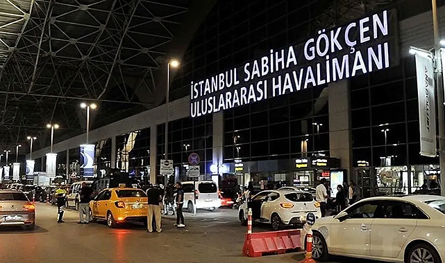 Sabiha Gökçen Havalimanı'nda Olumsuz Hava Koşulları Nedeniyle Uçuşlar Aksadı