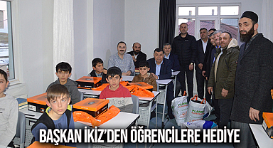 Başkan İkiz'den Öğrencilere Hediye