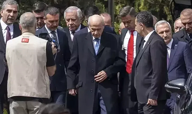 Bahçeli 66 gün sonunda mesaisine başladı: Türkeş'in kabrini ziyaret etti