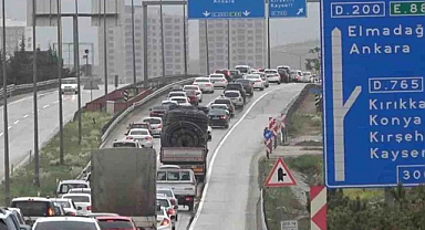 Bayram tatilinden dönüş başladı: Yollarda yoğunluk artıyor
