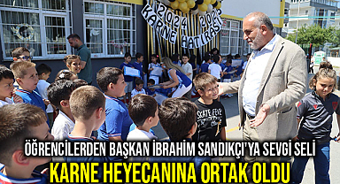 Öğrencilerden Başkan İbrahim Sandıkçı'ya Sevgi Seli: Karne Heyecanına Ortak Oldu 