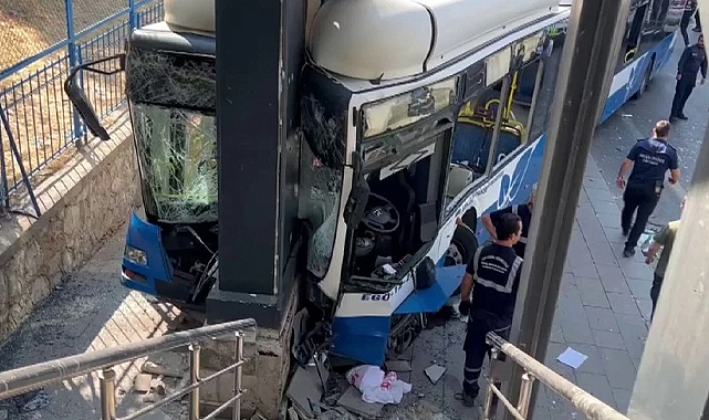 Ankara'da belediye otobüsü kaza yaptı: 20 kişi yaralandı