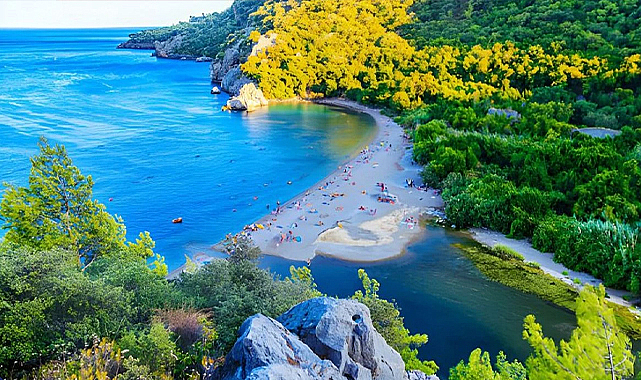 Antalya’da yeni turizm rekoru: Bir günde 100 bini aşkın yabancı turist geldi