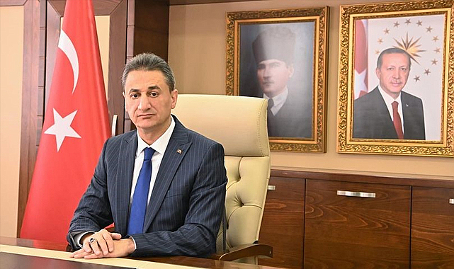 Rizeli Vali Ailesi İle Kaza Geçirdi