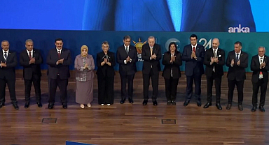 AK Parti, 24. kuruluş yıl dönümünde 9 belediye başkanını kadrosuna kattı