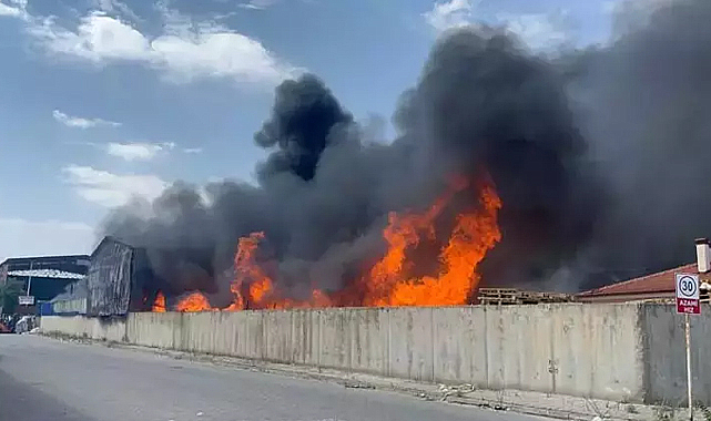 Eskişehir Gökyüzü Dumanla Kaplandı: Geri Dönüşüm Tesisinde Yangın