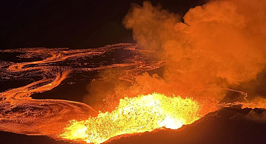 Hawaii'de Kilauea Yanardağı Yeniden Lav Püskürttü