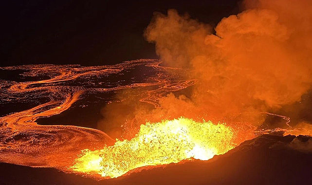 Hawaii'de Kilauea Yanardağı Yeniden Lav Püskürttü