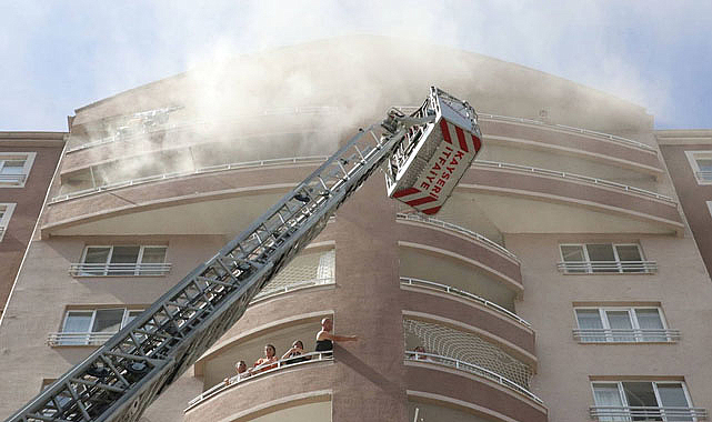 Kayseri’de 14 Katlı Binada Yangın