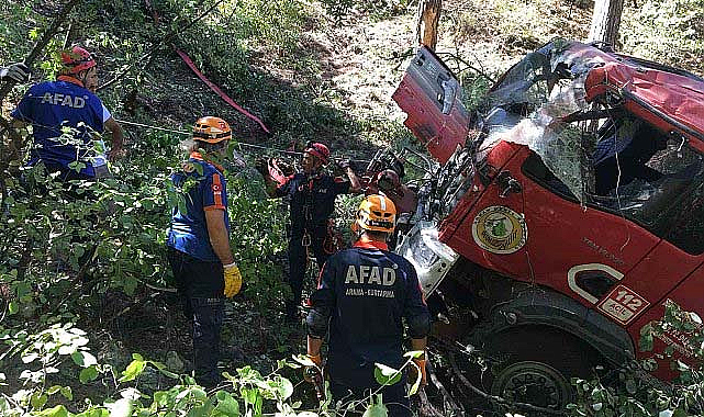 Osmaniye’de Yangın Yolunda Kaza: Arazöz Devrildi, 1 İşçi Şehit