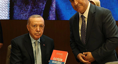 Prof. Dr. Zakir Avşar’dan Cumhurbaşkanına Kitap Takdimi