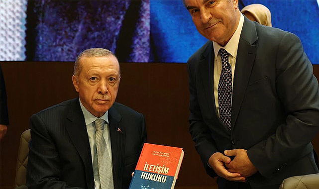 Prof. Dr. Zakir Avşar’dan Cumhurbaşkanına Kitap Takdimi