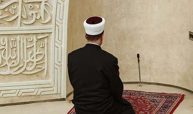 Sahte Diplomayla 12 Yıl İmamlık Yapan Firariye Ceza