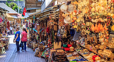 Turistlerden hediyelik eşyaya rekor harcama: 1 milyar doları aştı