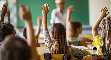 20 milyon öğrenci yarın okula dönüyor