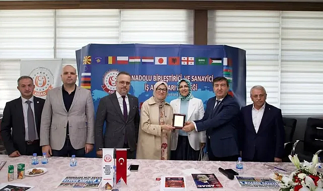 AK Parti Genel Başkan Yardımcısı Belgin Uygur, ASİAD’ı ziyaret etti