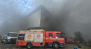 AVM'de çıkan yangın kontrol altına alındı