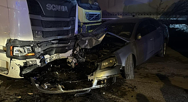 Bolu’da otomobil park halindeki araçlara çarptı: 4 ağır yaralı