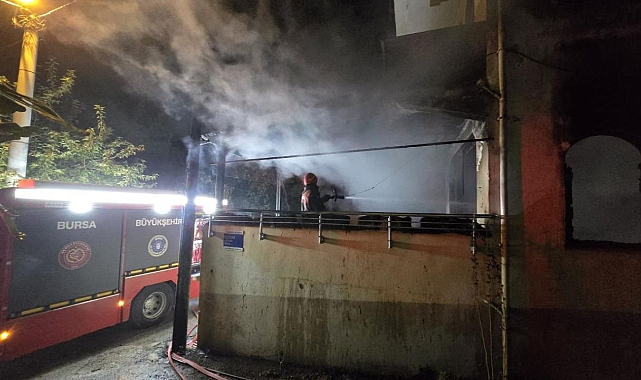Bursa’da kullanılmayan binada yangın paniği