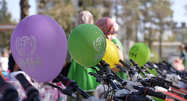 İHH’dan Deprem Bölgelerinde 1000 Çocuğa Bisiklet