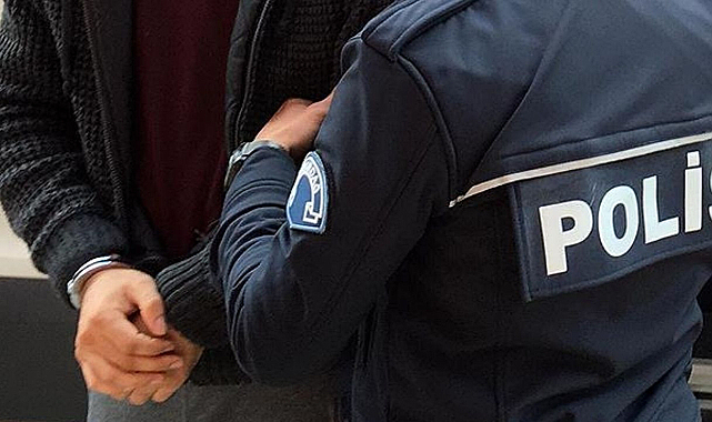 Kızını sosyal medya yayınında oynatan baba gözaltında