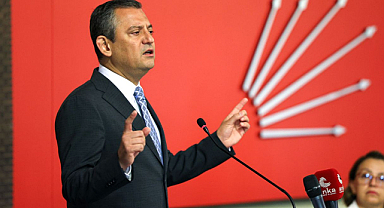 Özgür Özel yeniden CHP Genel Başkanı seçildi