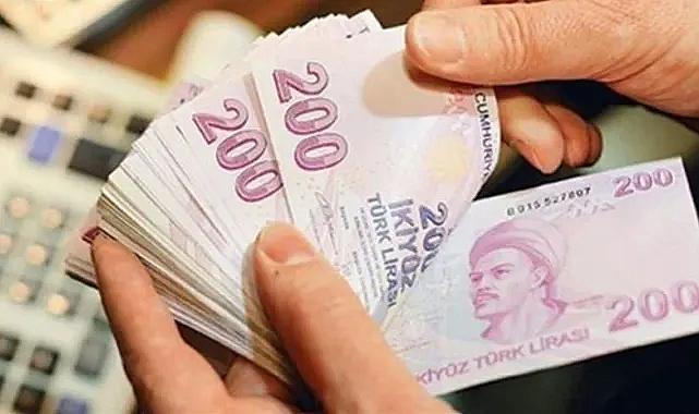Yaşlı ve engelli aylıkları hesaplara yatırılmaya başlandı