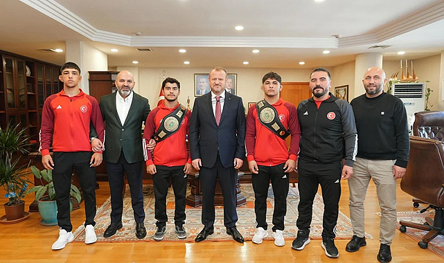 Dünya şampiyonu güreşçilerden RTÜK’e ziyaret