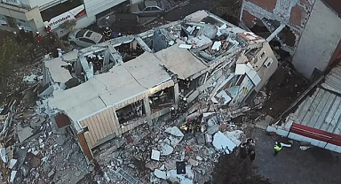 Gebze’de çöken bina enkazdan bir çocuğun cansız bedeni çıkarıldı