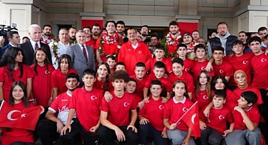 Paralimpik Milli sporcular tarihi başarılara imza attı