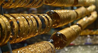 Altın güne yükselişle başladı: Gram 5 bin 720 lira oldu