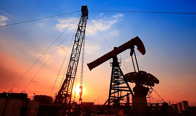 Brent petrolün varil fiyatı 62,04 dolara yükseldi