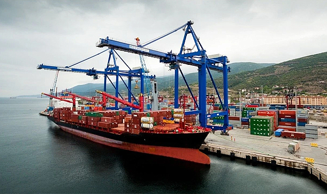 Dış ticaret açığı Ekim’de 7,7 milyar dolara yükseldi