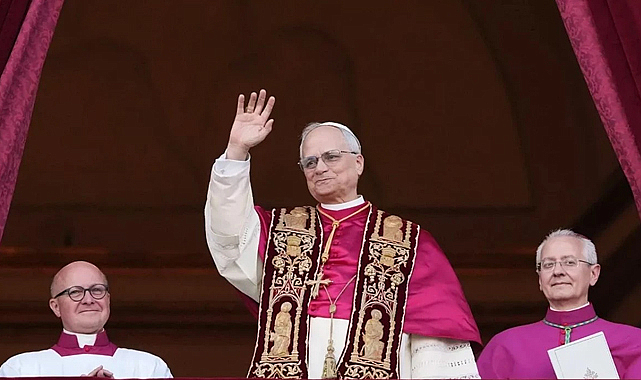 Papa 14. Leo, Saint Esprit Katedrali’nde ayine katıldı