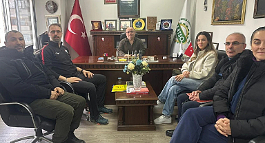 Artvinspor Kulübü Başkanı Yıldırım, kulübün antrenörleriyle istişarelerde bulundu