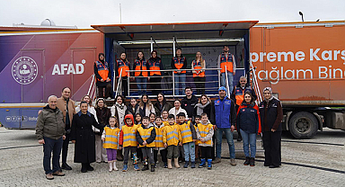 Deprem Simülasyon Tırı Atakum'da