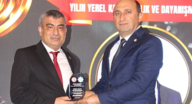 Dr. Ekrem Aslan’a “Yerel Katılımcılık” ödülü