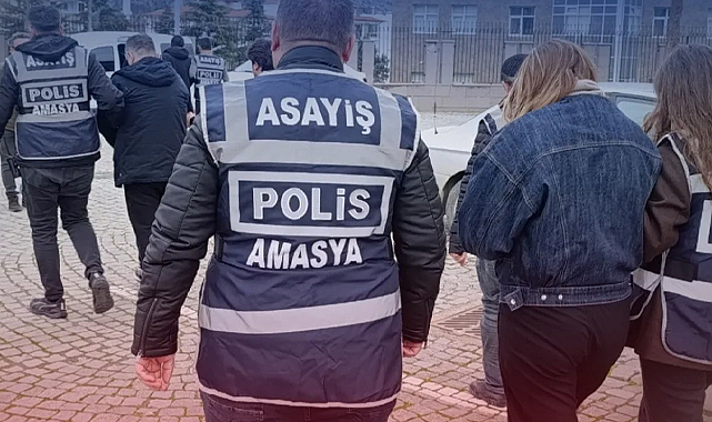 Kredi kartı bilgileriyle 2,1 milyon TL'lik dolandırıcılık: 3 tutuklama