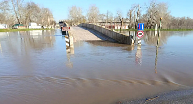 Tunca Nehri Taştı, Tarihi Kırkpınar Alanı Sular Altında Kaldı