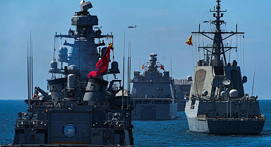 Türk Donanması Kiel’de ilgi odağı oldu