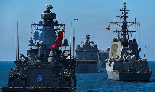 Türk Donanması Kiel’de ilgi odağı oldu