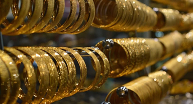 Altın bayramın 3. gününde geriledi