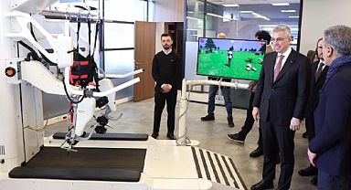 Bakan Memişoğlu TEKNOKENT'te direksiyonsuz yolculuk yaptı