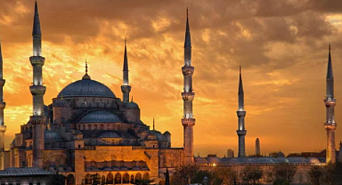 Bin aydan hayırlı gece: Kadir Gecesi pazartesi idrak edilecek