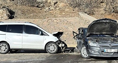 Bingöl’de feci kaza: 2 ölü, 3 yaralı