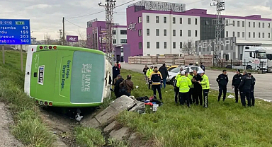Samsun’da öğrenci servisi devrildi: 11 yaralı